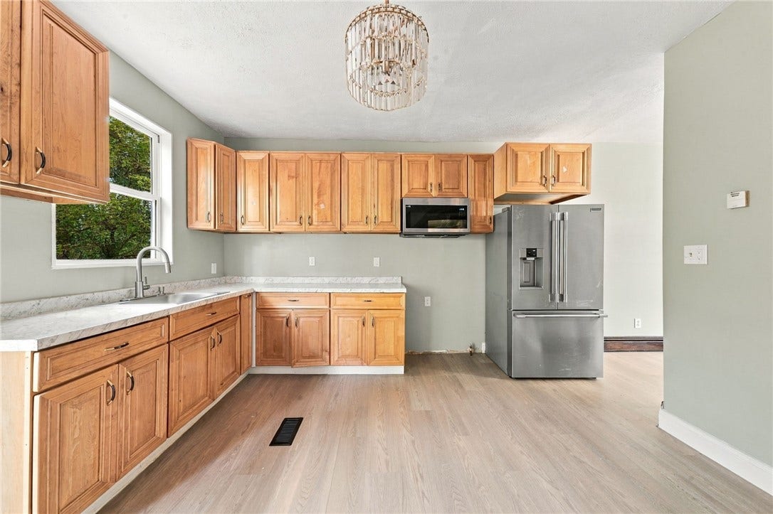 10 Euclid, Point Marion, PA 15474 kitchen