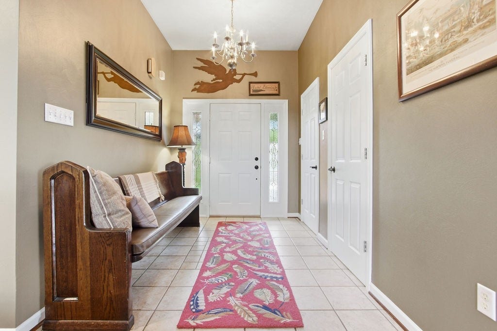1411 John Dr, North Huntingdon, PA 15642