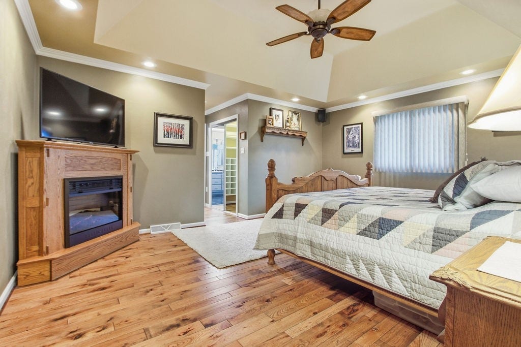 1411 John Dr, North Huntingdon, PA 15642