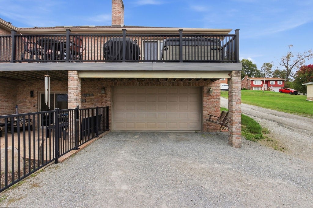 1411 John Dr, North Huntingdon, PA 15642
