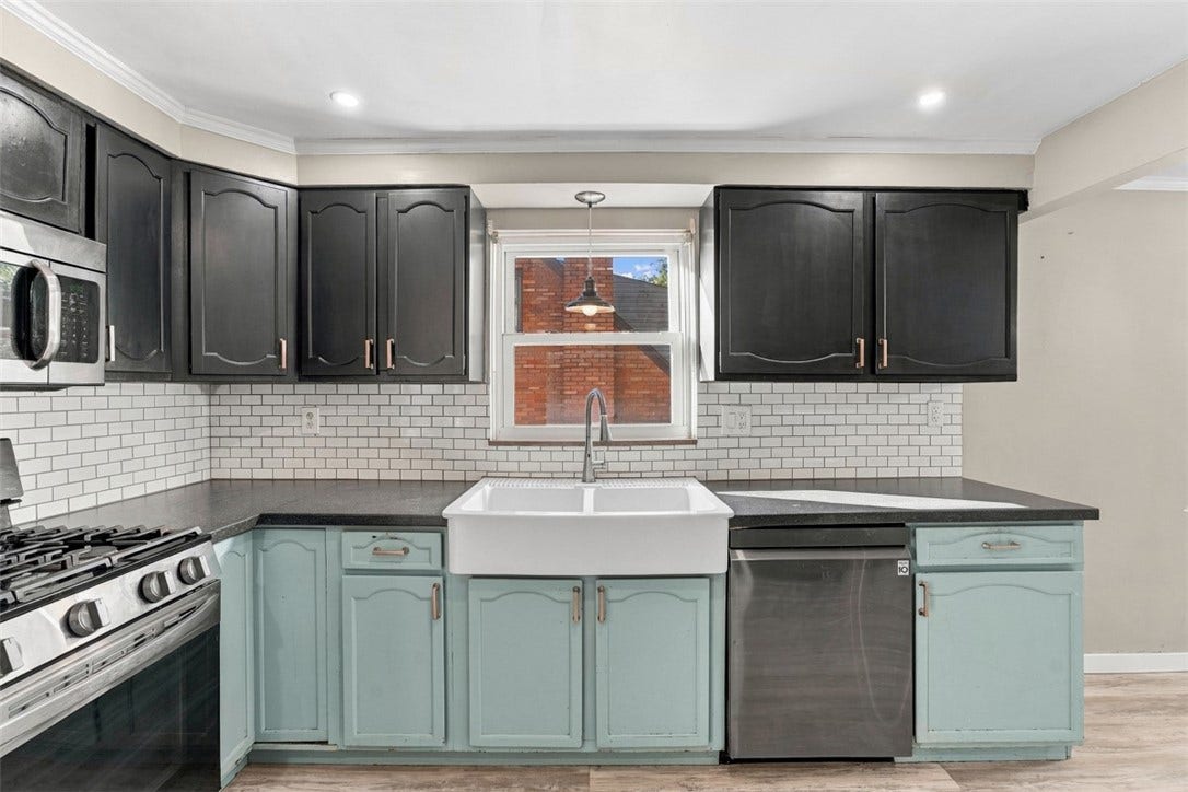 803 Lincoln Ave, Pittsburgh, PA 15215 kitchen