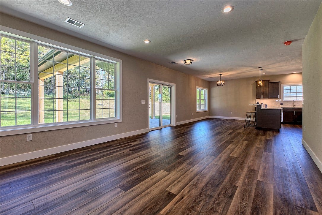 444 Wendel Rd, Irwin, PA 15642