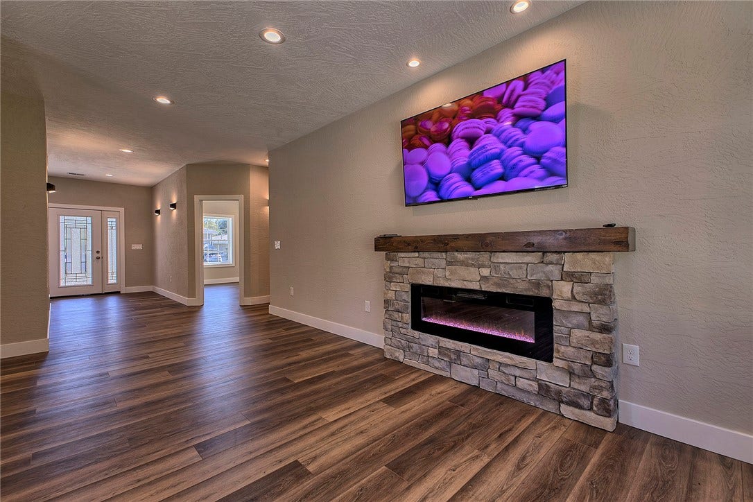 444 Wendel Rd, Irwin, PA 15642