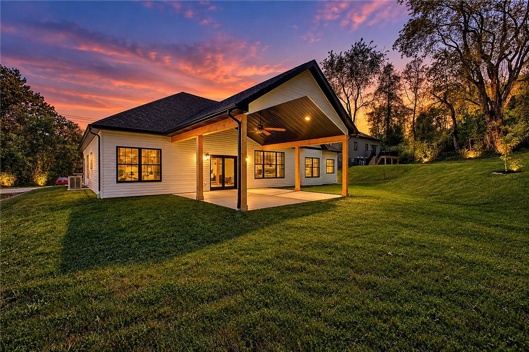 444 Wendel Rd, Irwin, PA 15642
