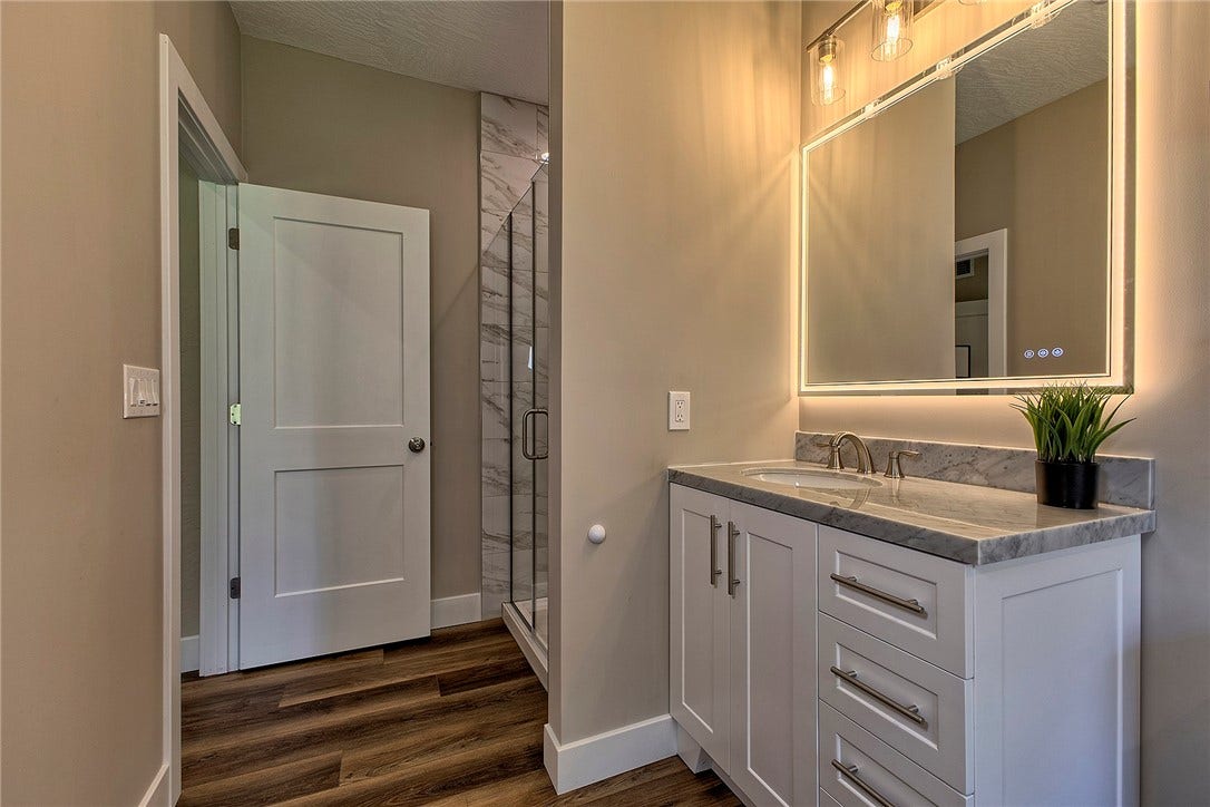 444 Wendel Rd, Irwin, PA 15642
