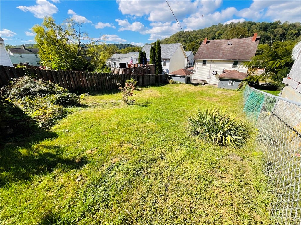 158 N Water St, West Newton, PA 15089