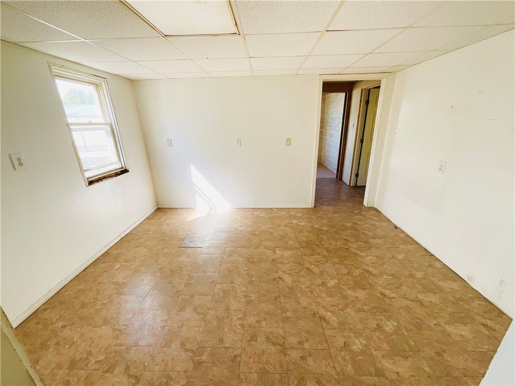 OFFICE OR EXTRA ROOM