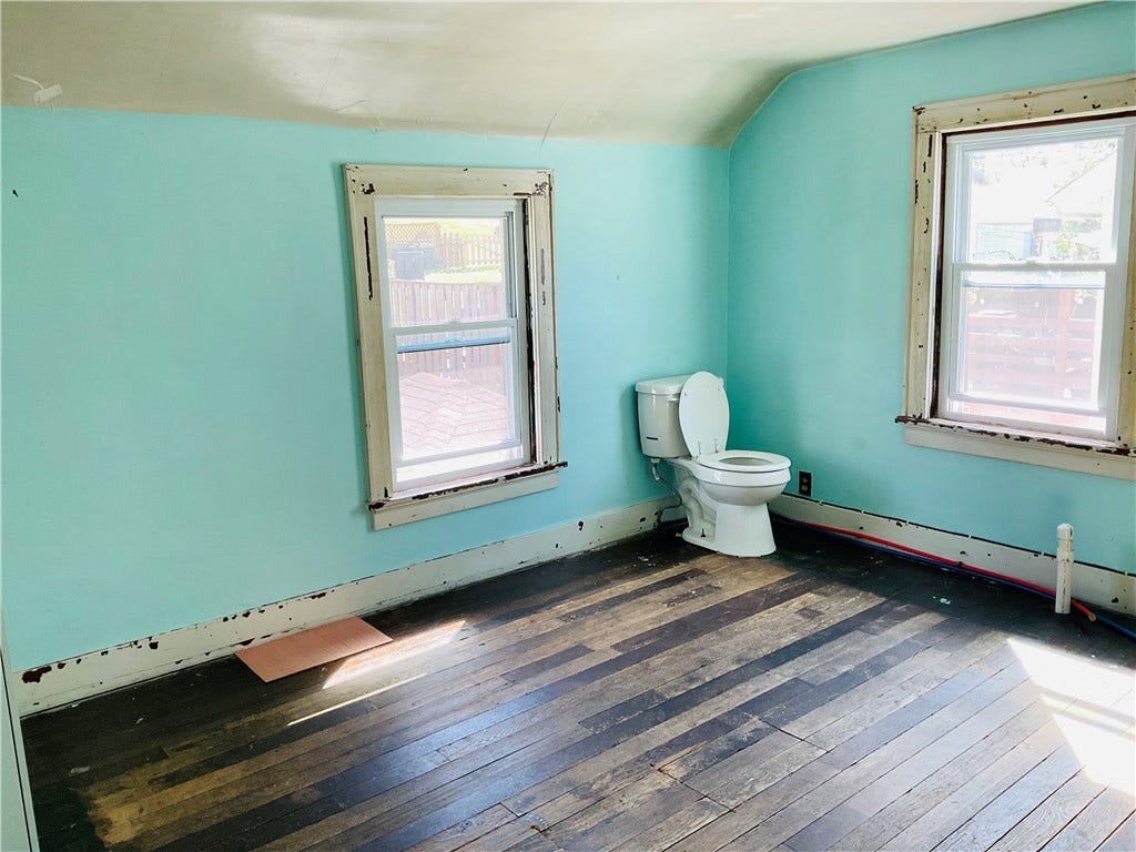 BEDROOM 2 WITH BATHROOM HOOK UP