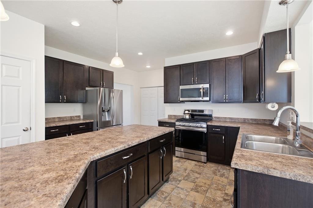 304 Rose Hill Ct, Canonsburg, PA 15317