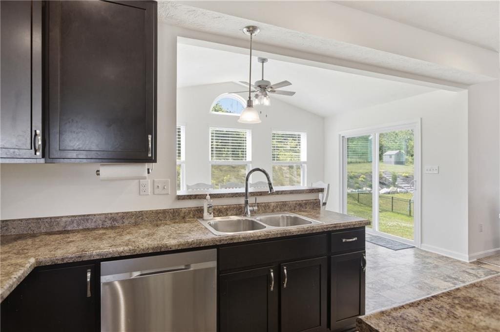 304 Rose Hill Ct, Canonsburg, PA 15317