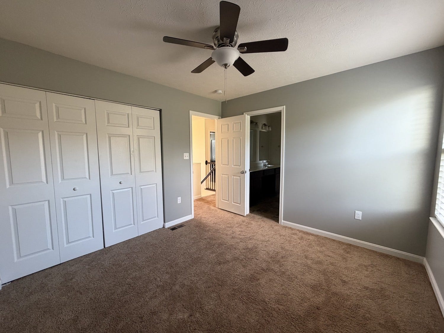 304 Rose Hill Ct, Canonsburg, PA 15317