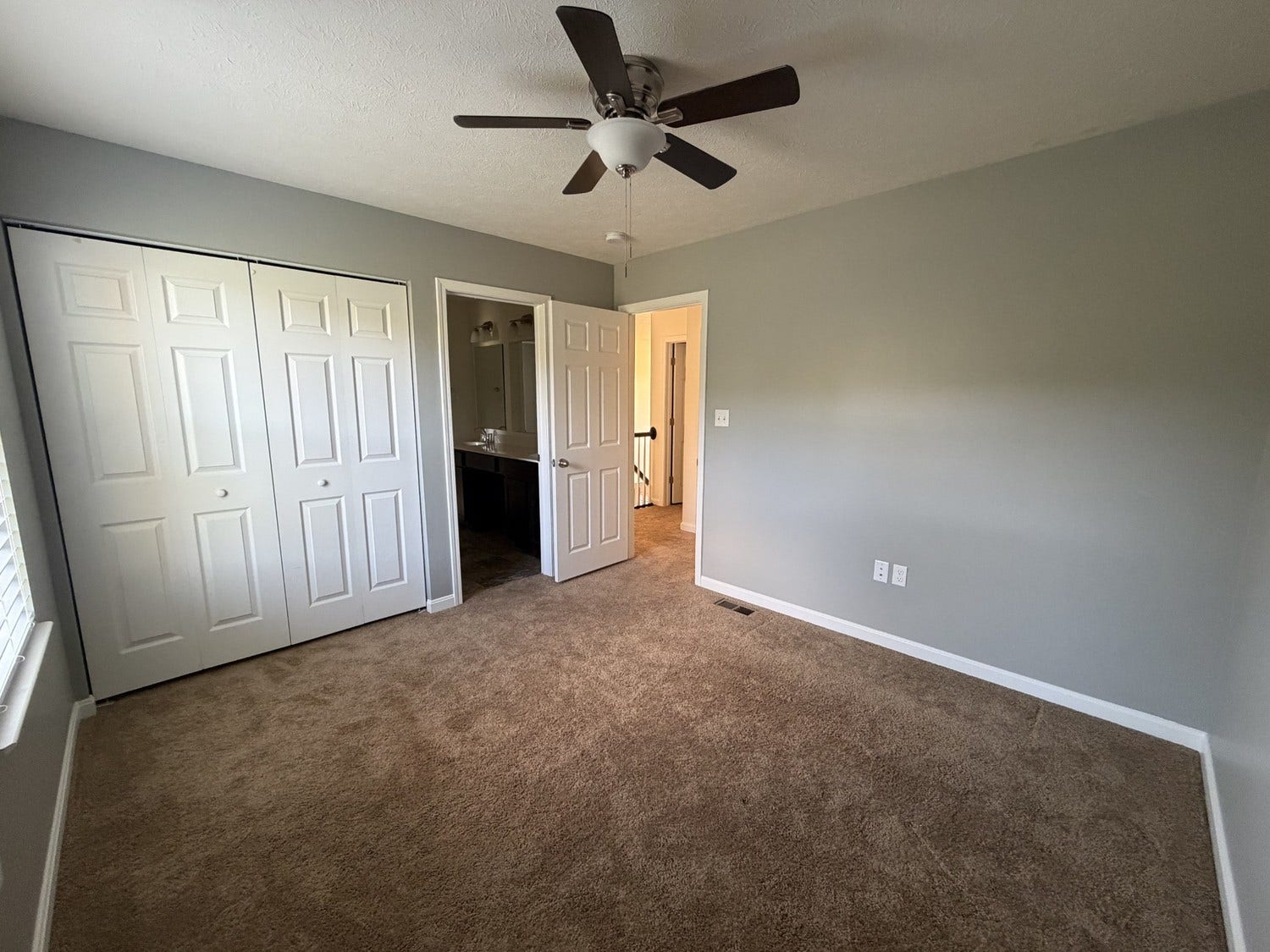 304 Rose Hill Ct, Canonsburg, PA 15317