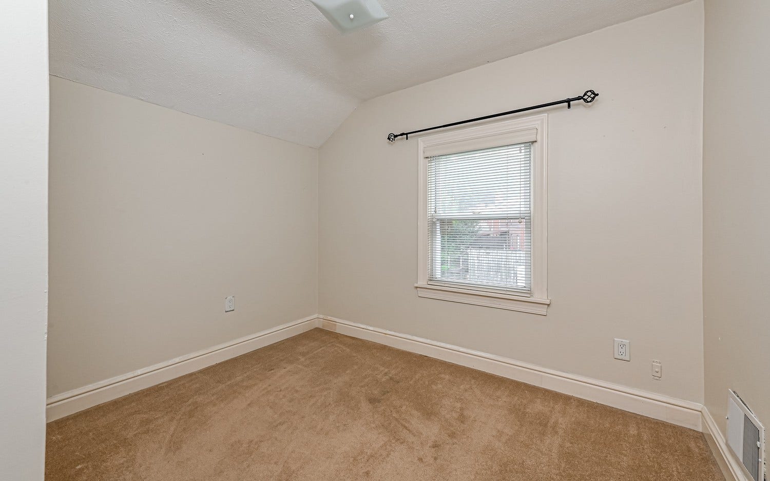 15 Avon Drive, Pittsburgh, PA 15202