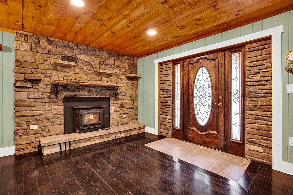 262 Mountain View Rd, Uniontown, PA 15401 262 Mountain View Rd, Uniontown, PA 15401