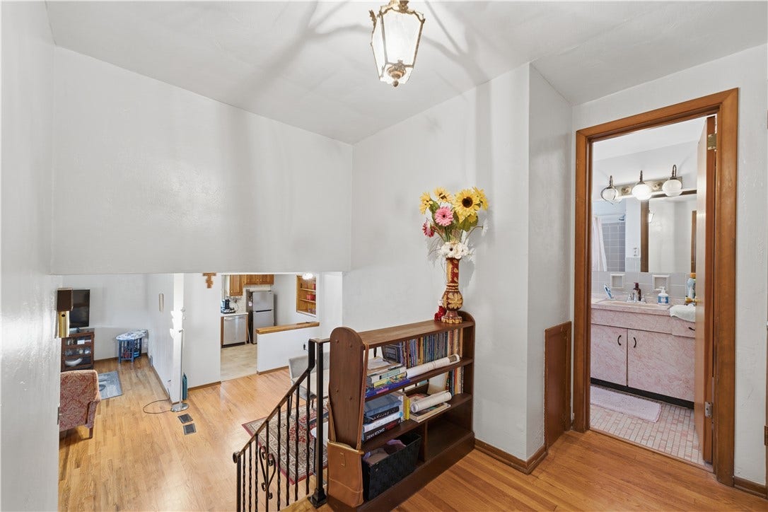 1342 Long Ave, Bethel Park, PA 15102 1342 Long Ave, Bethel Park, PA 15102