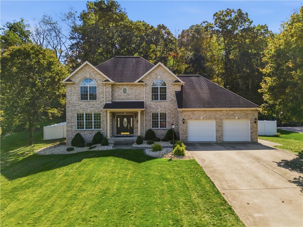 Welcome to 109 Bayberry Drive!