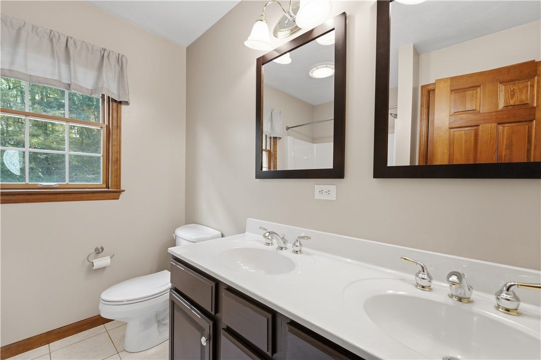 The Upstairs Full Bathroom