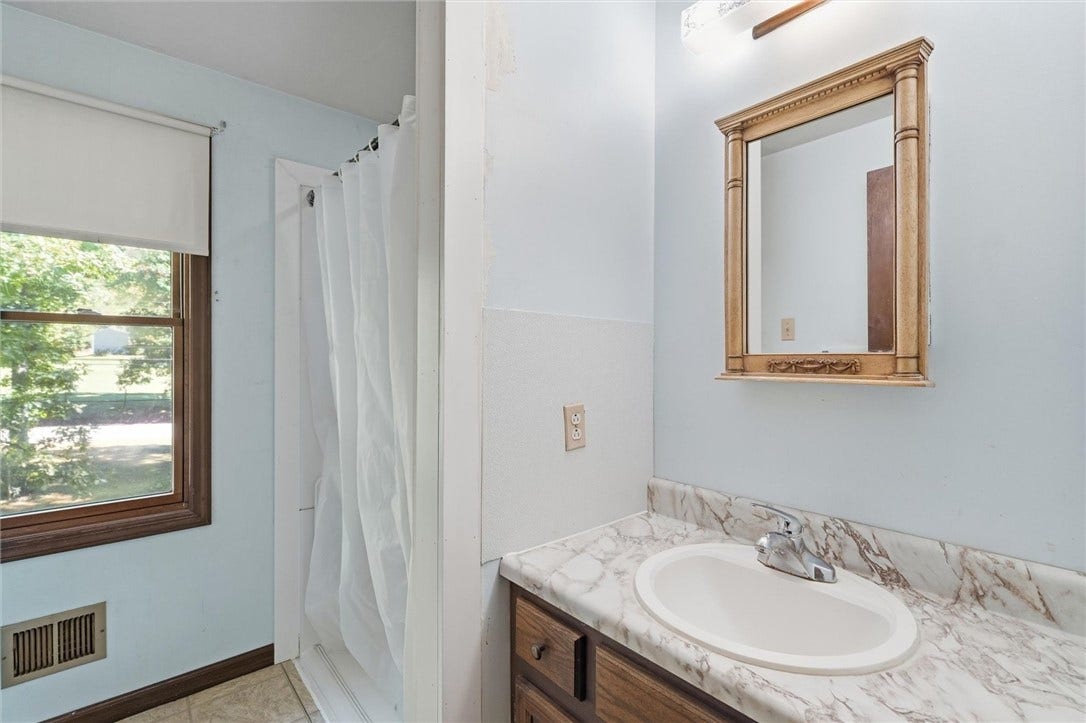 402 Golden Grove Rd, Baden, PA 15005 402 Golden Grove Rd, Baden, PA 15005