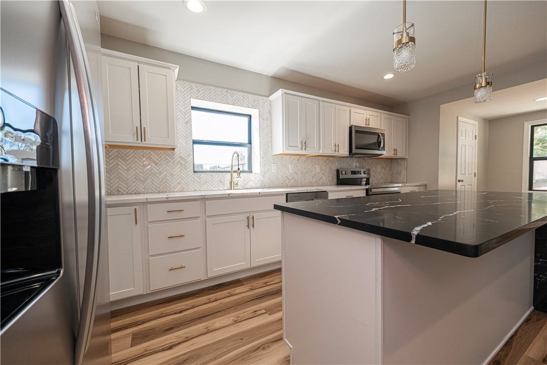 511 N Fourth St, Youngwood, PA 15697
