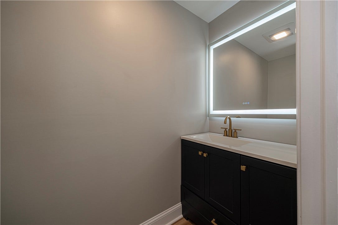 511 N Fourth St, Youngwood, PA 15697