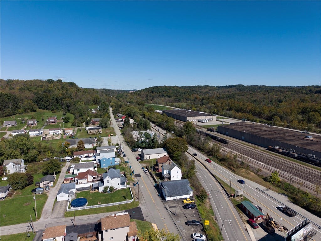 511 N Fourth St, Youngwood, PA 15697