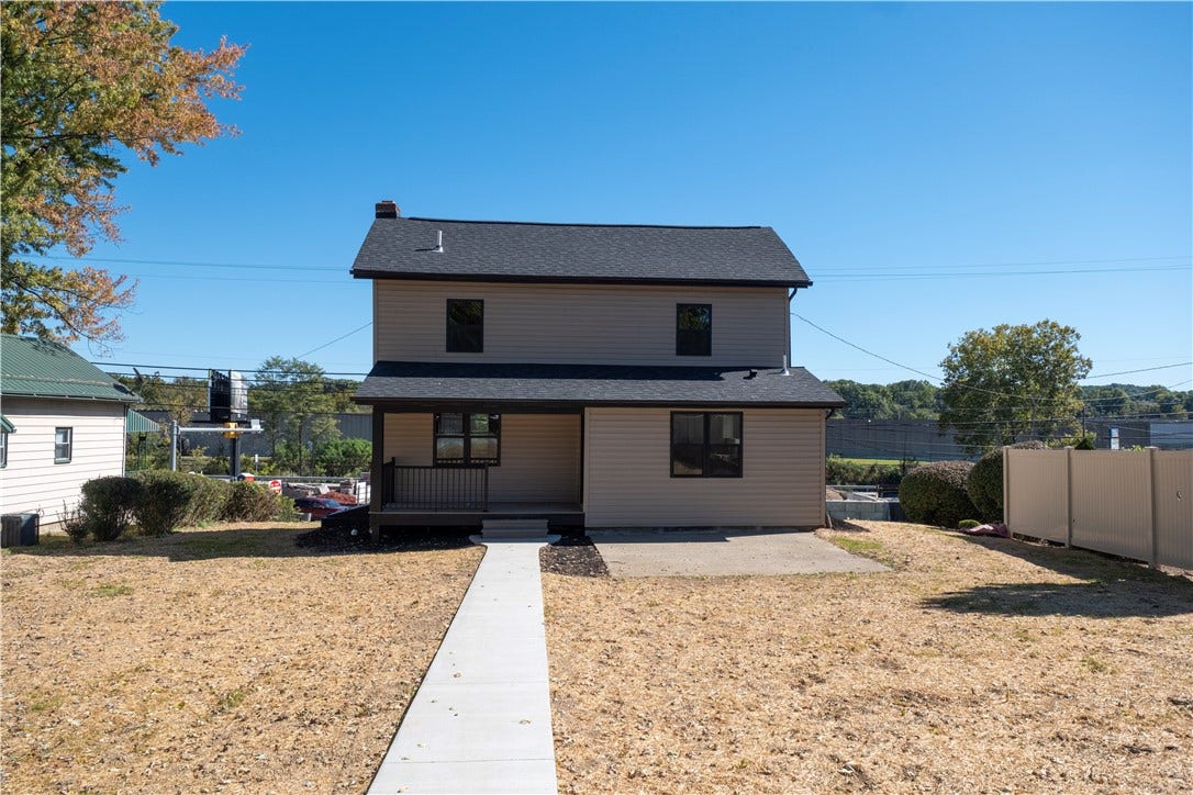 511 N Fourth St, Youngwood, PA 15697