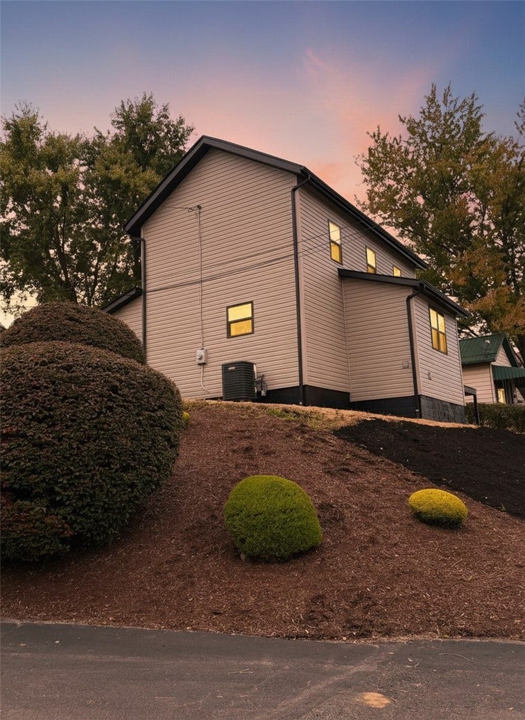 511 N Fourth St, Youngwood, PA 15697