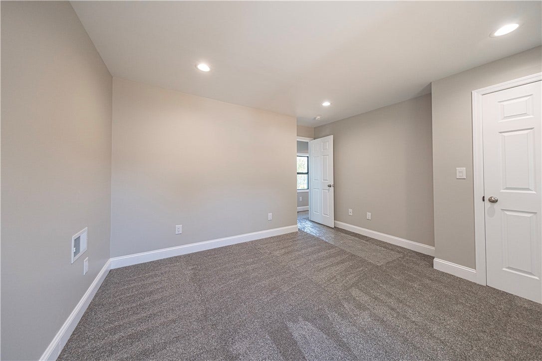 511 N Fourth St, Youngwood, PA 15697