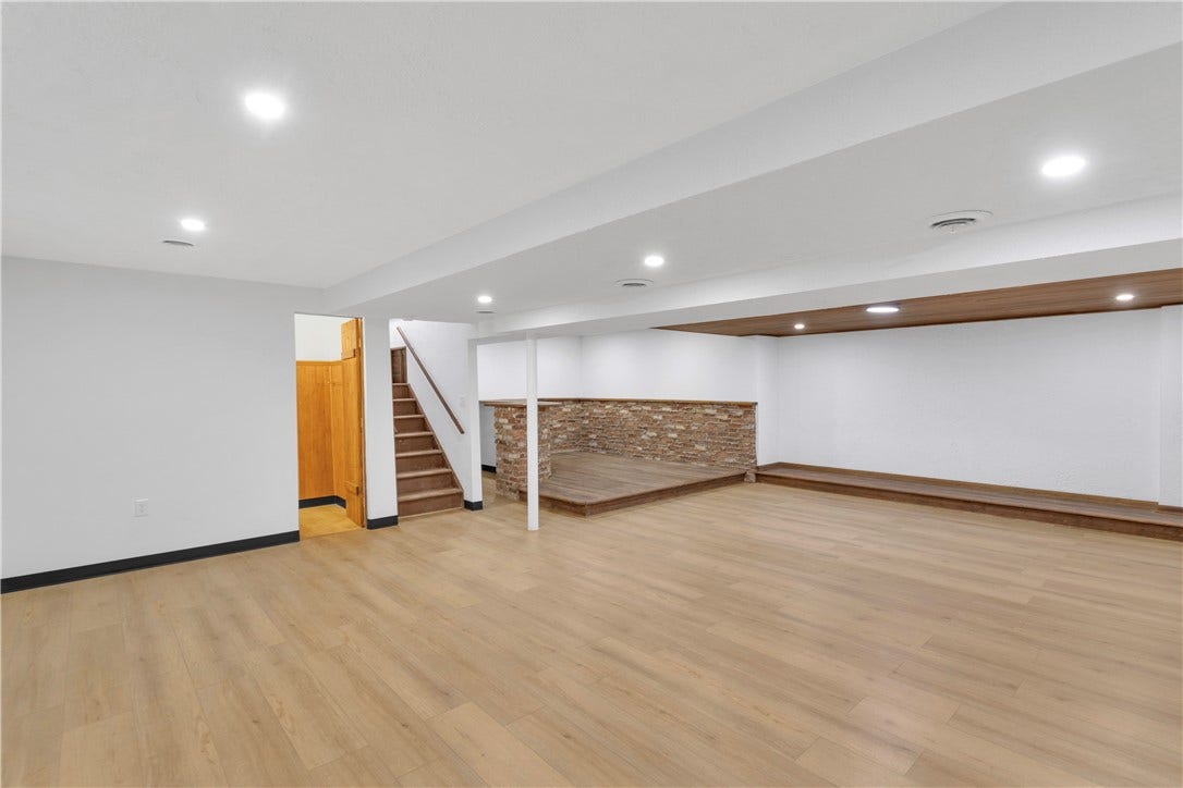 3909 Glencoe Court, Murrysville, PA 15668 Finished Lower Level Game Room with Wet bar area and full bath.