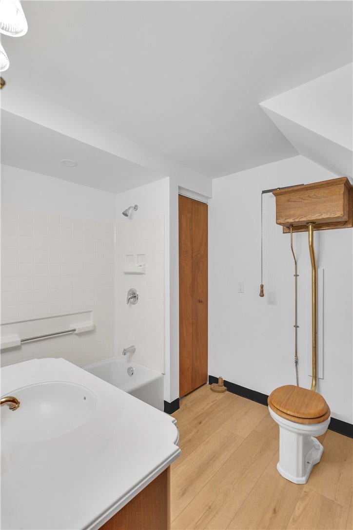 3909 Glencoe Court, Murrysville, PA 15668 Third full bath on the Lower Level with tub/shower combo and new flooring.