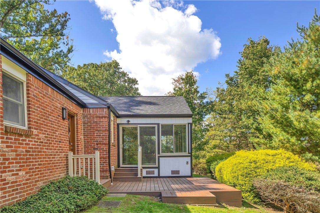 3909 Glencoe Court, Murrysville, PA 15668 The perfect spot for morning coffee or grilling out.