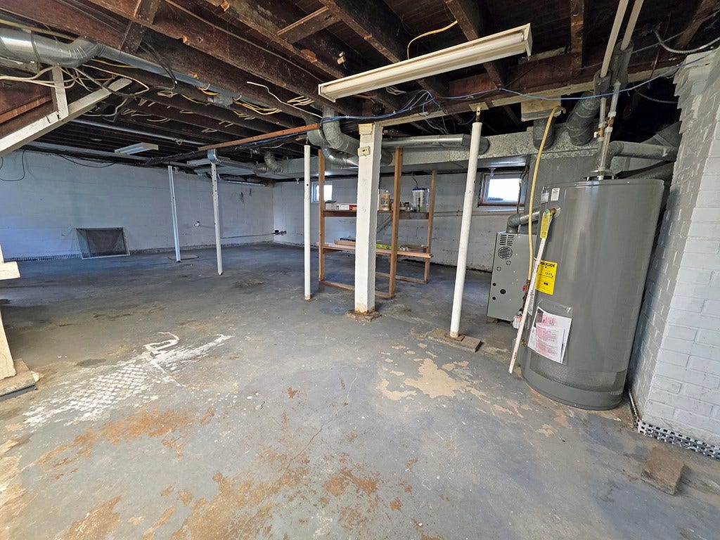557 S Sixth Street, Indiana, PA 15701 Basement