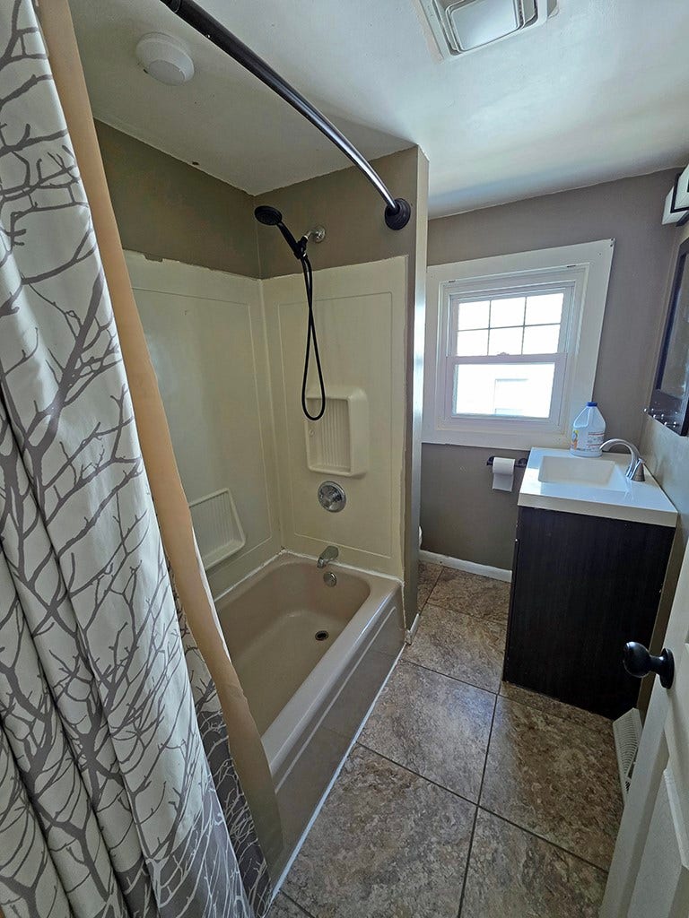 557 S Sixth Street, Indiana, PA 15701 Full Bath