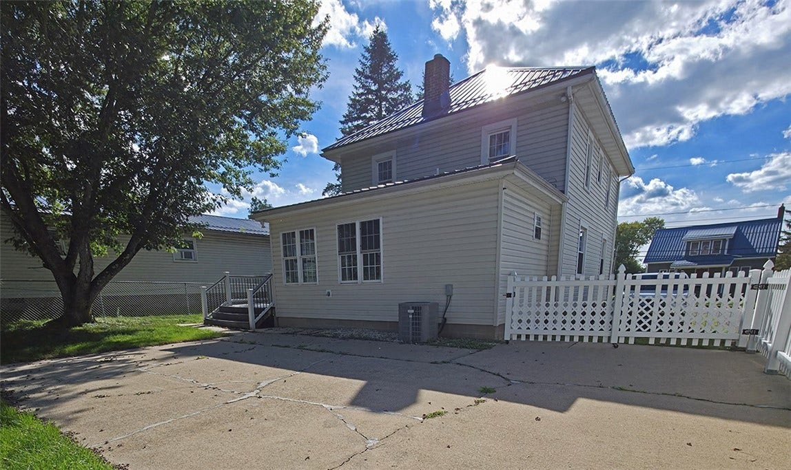 557 S Sixth Street, Indiana, PA 15701 Back Exterior