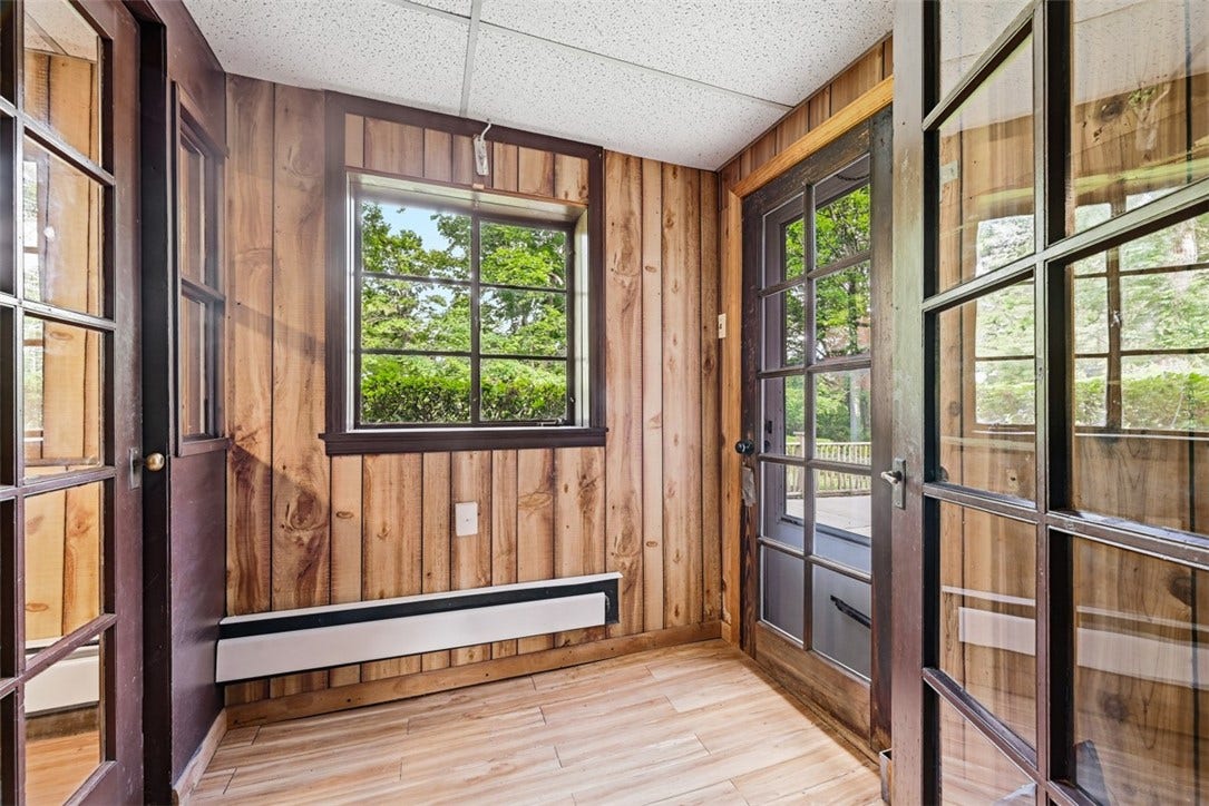 6113 Valencia Rd, Valencia, PA 16059 6113 Valencia Rd, Valencia, PA 16059