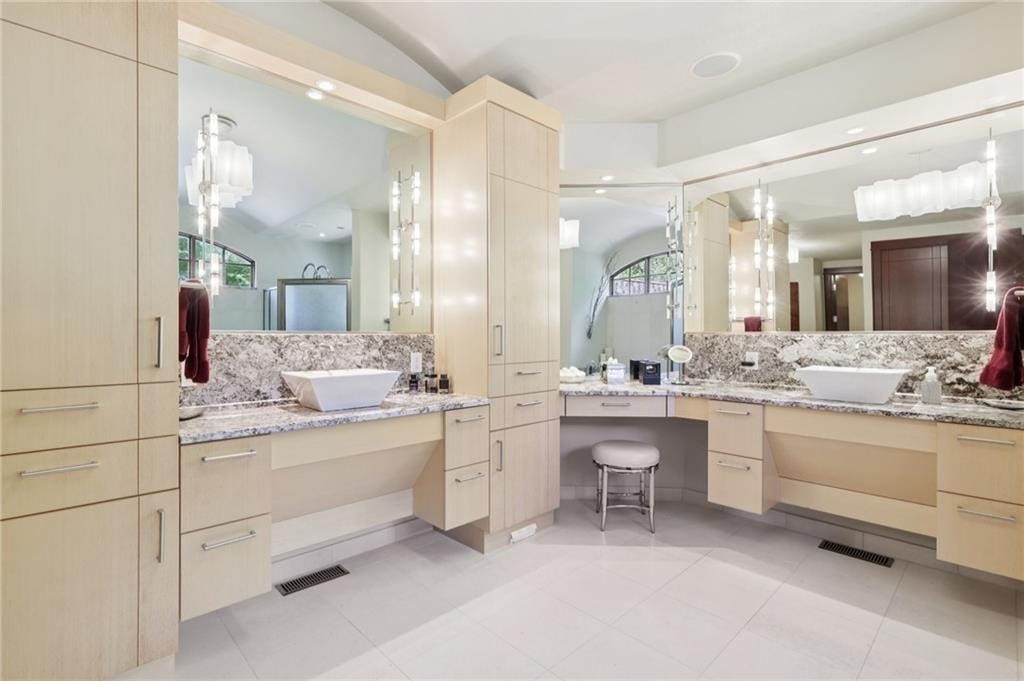 2330 South Ridge Drive, Hidden Valley, PA 15502