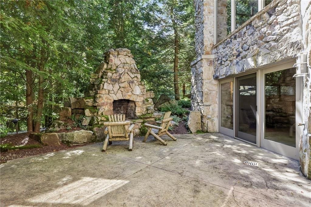 2330 South Ridge Drive, Hidden Valley, PA 15502