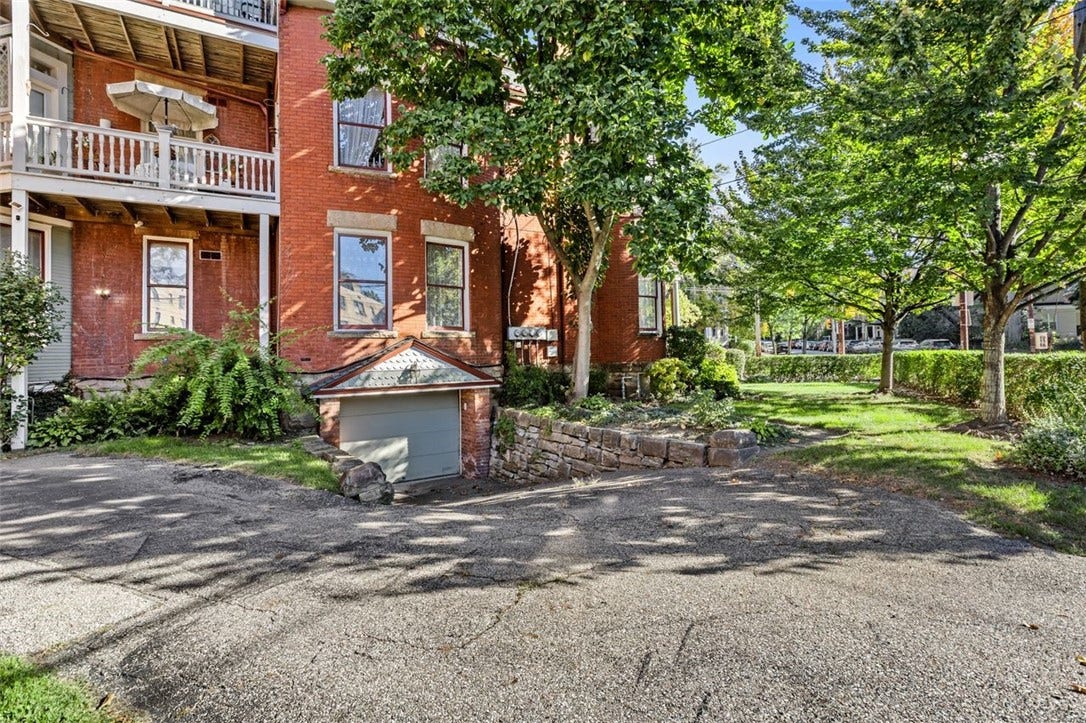 384 S Highland Ave, #3, Pittsburgh, PA 15206 384 S Highland Ave, #3, Pittsburgh, PA 15206