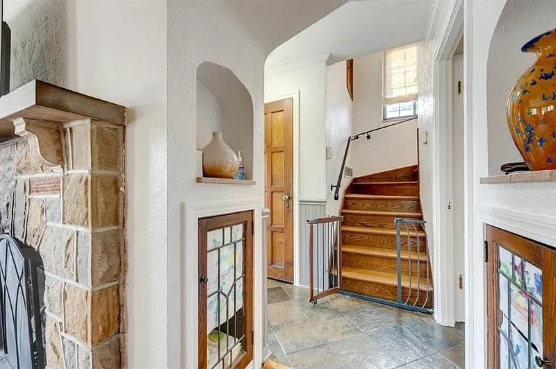 634 Bower Hill Road, Pittsburgh, PA 15243