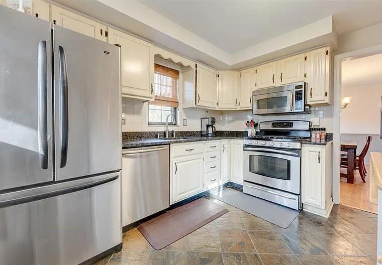 634 Bower Hill Road, Pittsburgh, PA 15243