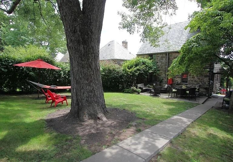 634 Bower Hill Road, Pittsburgh, PA 15243