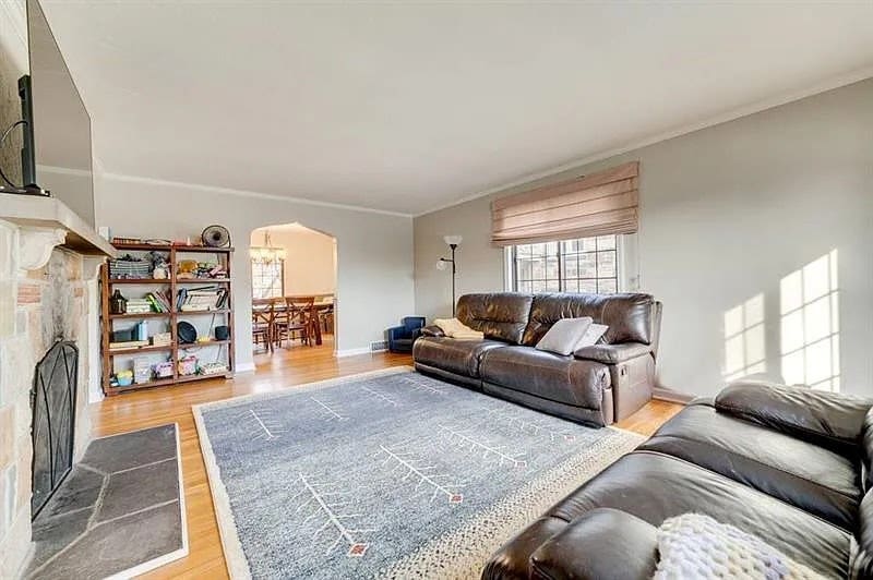 634 Bower Hill Road, Pittsburgh, PA 15243