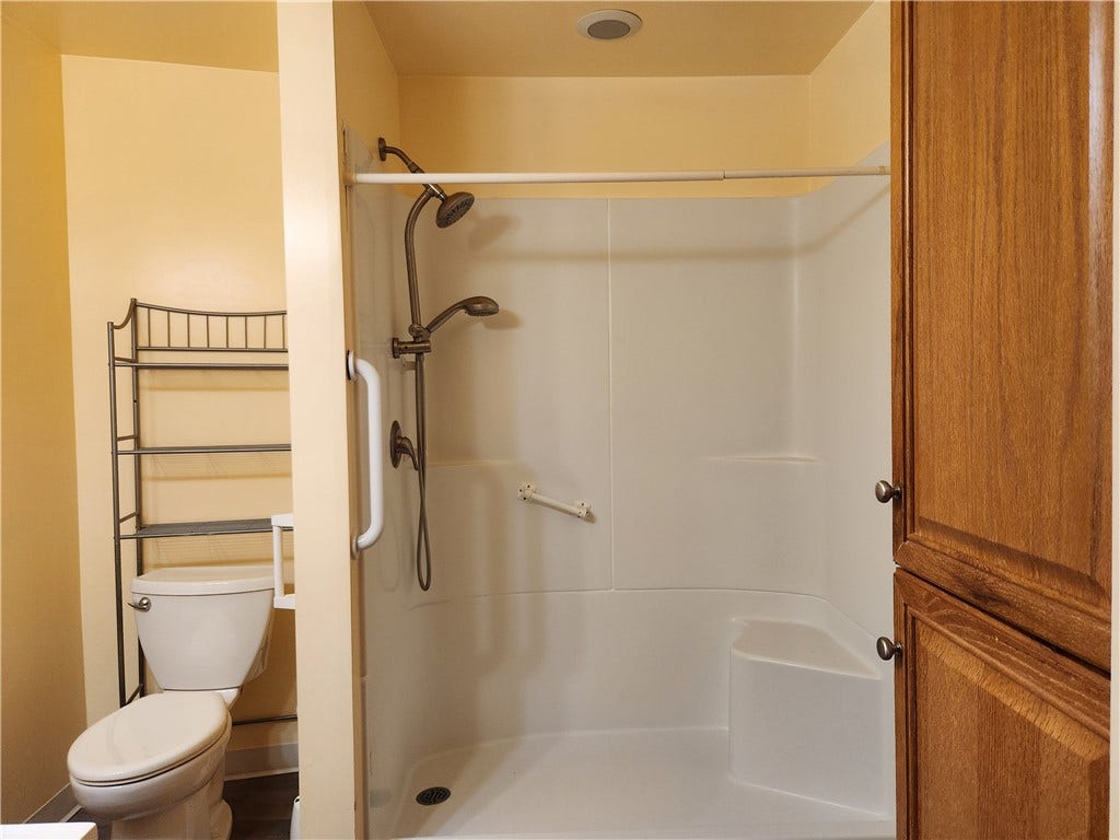 5623-5625 Carnegie St, Pittsburgh, PA 15201 Added Bathroom on 5625 Side