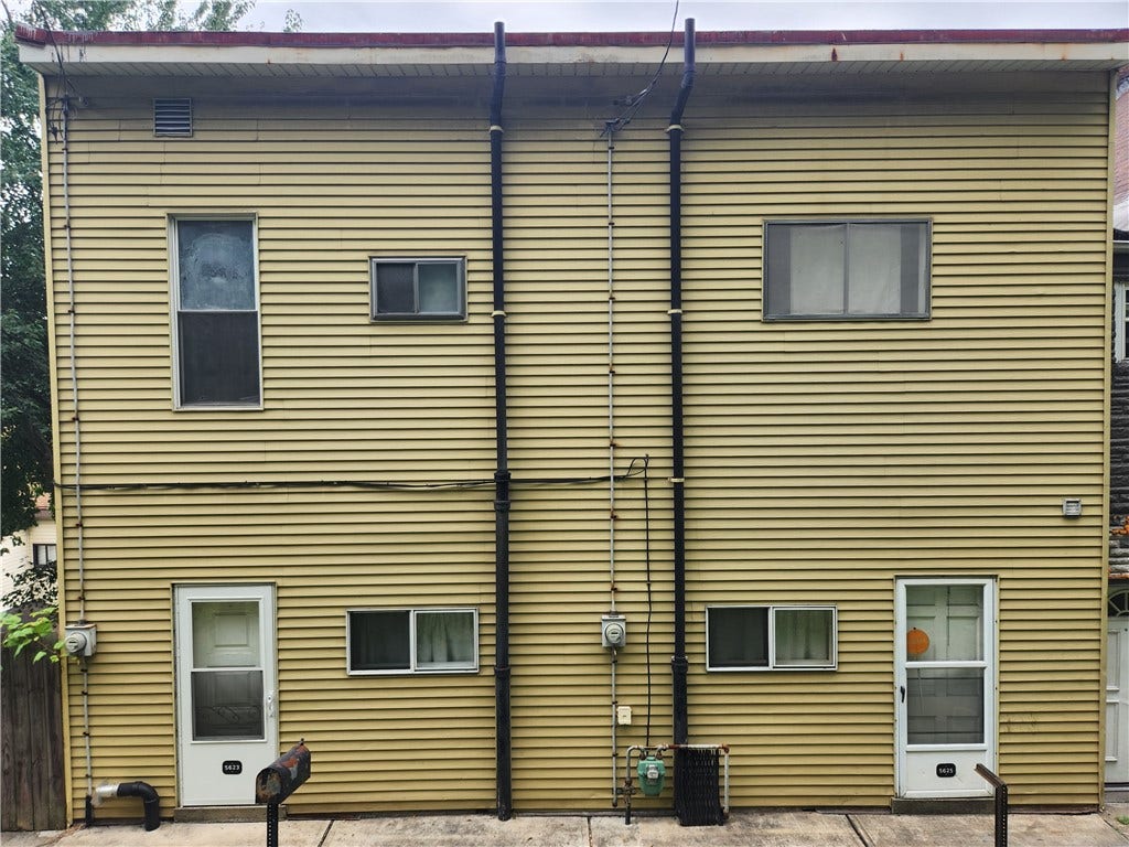 5623-5625 Carnegie St, Pittsburgh, PA 15201 Welcome to 5623-5625 Carnegie Street!