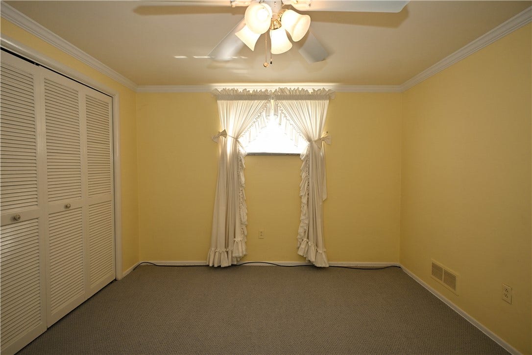 5015 Elmwood Dr, Pittsburgh, PA 15227 5015 Elmwood Dr, Pittsburgh, PA 15227