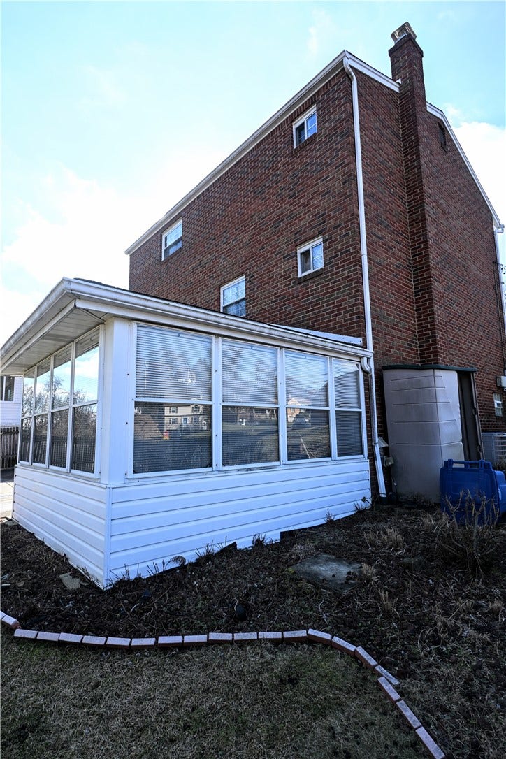 5015 Elmwood Dr, Pittsburgh, PA 15227 5015 Elmwood Dr, Pittsburgh, PA 15227