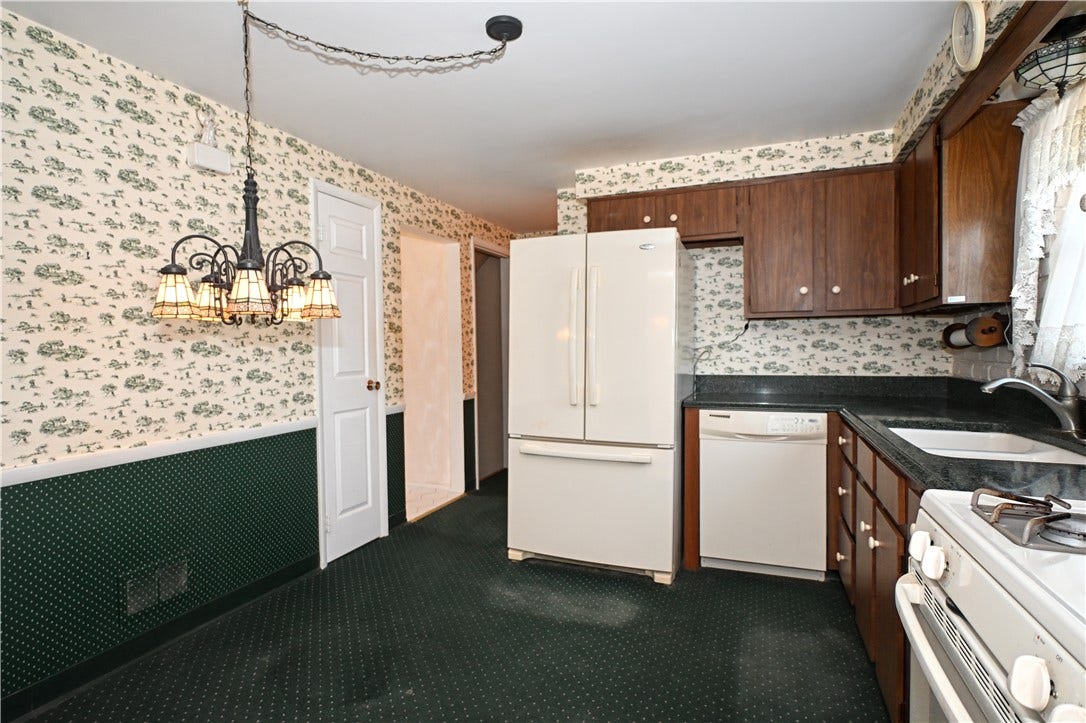 5015 Elmwood Dr, Pittsburgh, PA 15227 5015 Elmwood Dr, Pittsburgh, PA 15227