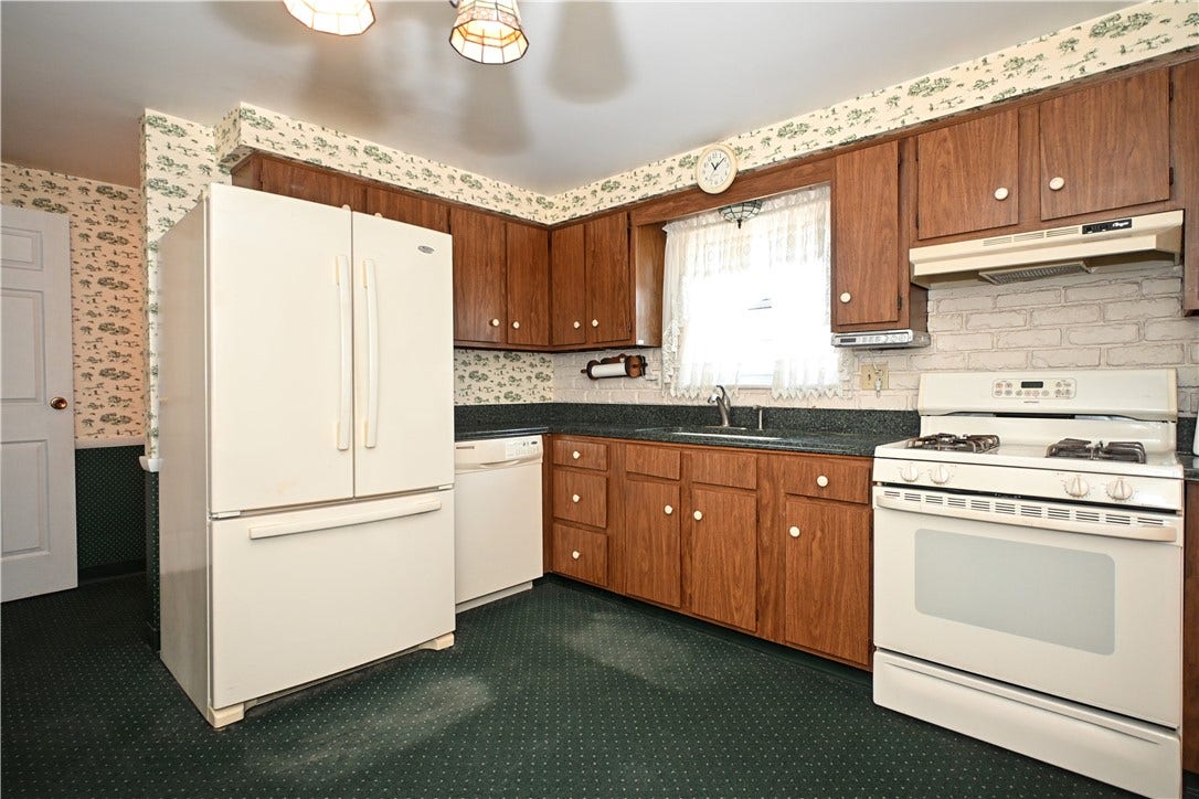 5015 Elmwood Dr, Pittsburgh, PA 15227 5015 Elmwood Dr, Pittsburgh, PA 15227