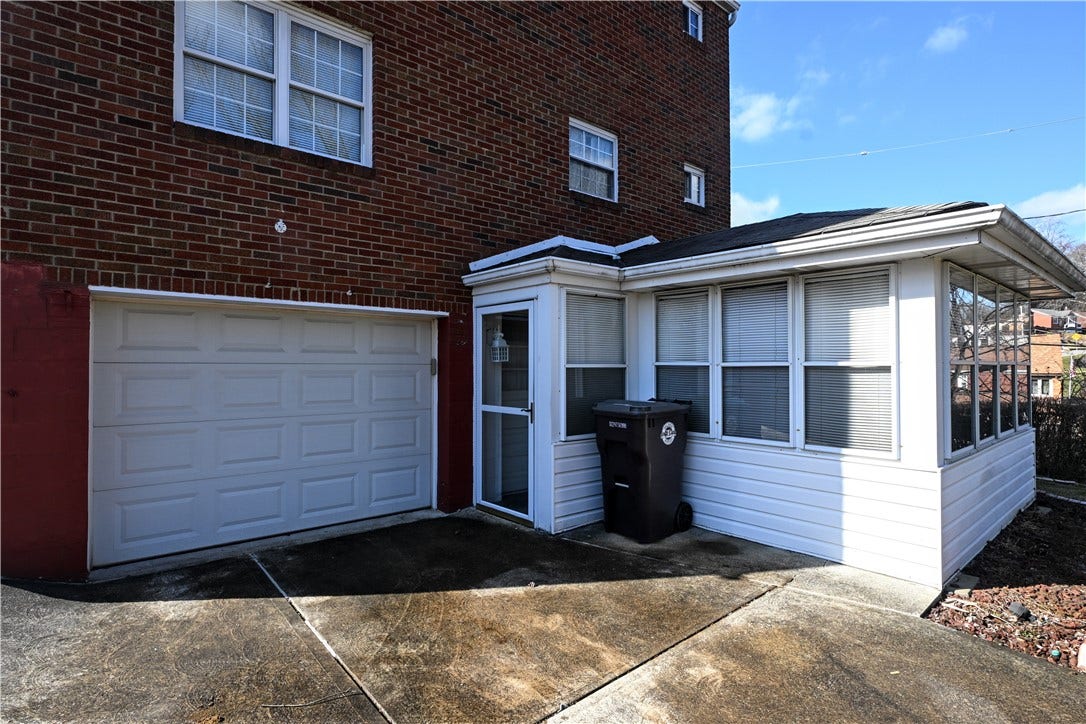 5015 Elmwood Dr, Pittsburgh, PA 15227 5015 Elmwood Dr, Pittsburgh, PA 15227