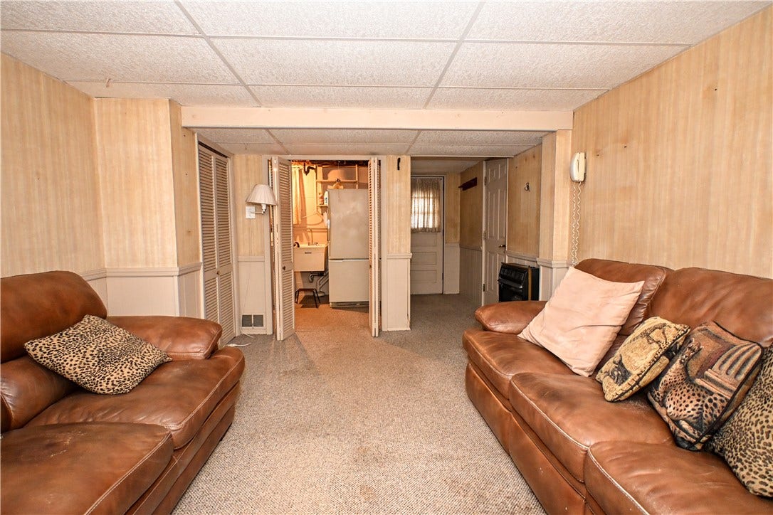 5015 Elmwood Dr, Pittsburgh, PA 15227 5015 Elmwood Dr, Pittsburgh, PA 15227